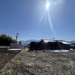 【土地】長坂町小荒間　甲斐小泉駅徒歩１０分　三分一湧水近くの南傾斜の土地　１８０坪　７２０万円